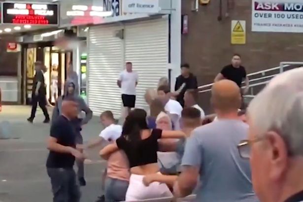 英格兰输了球迷跳河,英格兰世界杯被谁淘汰