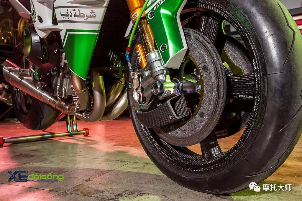 这下迪拜警队不提这台“闻风丧胆”的H2，真对不起它土豪气质了！