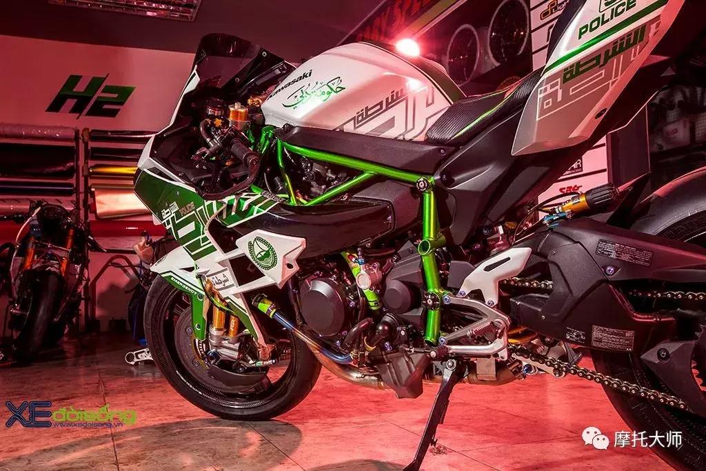 这下迪拜警队不提这台“闻风丧胆”的H2，真对不起它土豪气质了！