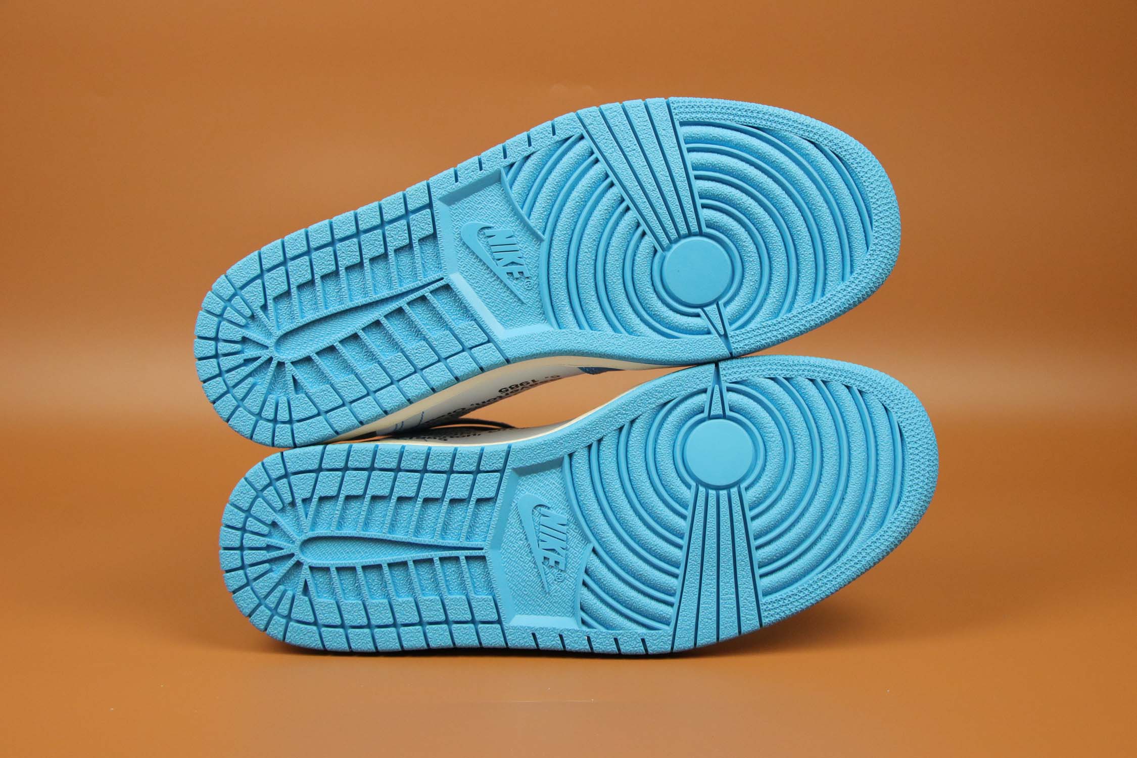 aj球鞋第一款,AJ1球鞋推荐