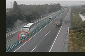 每年夏天爆胎多，爆胎后该如何应对？防爆胎究竟好不好？