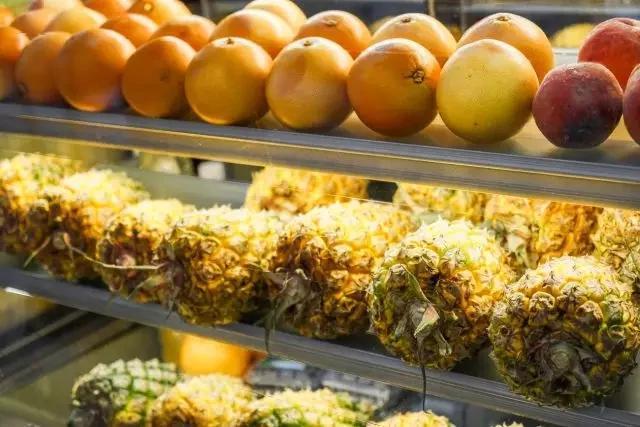 XXXL号的柠檬茶，让所有柠檬控都疯狂，竟然还免费送你100杯！