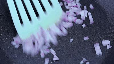 给宝宝炒菜如何做才能炒的菜翠绿,宝宝适合吃什么炒肉