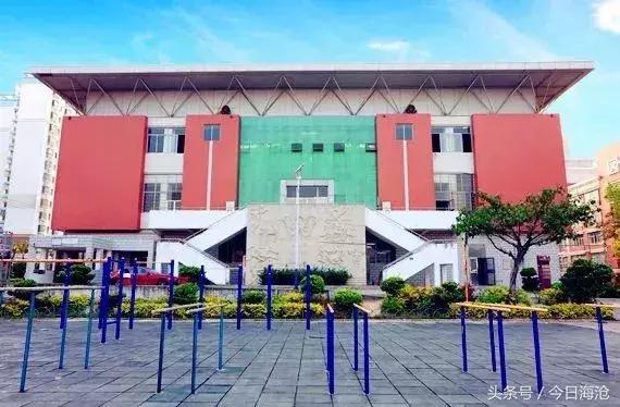 玩泥巴、踢球、跳舞也能上大学，海沧这中学咋这么有特点？