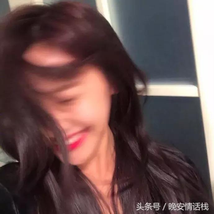 适合让对方难过的句子,感情上扎心伤感绝望堕落的句子