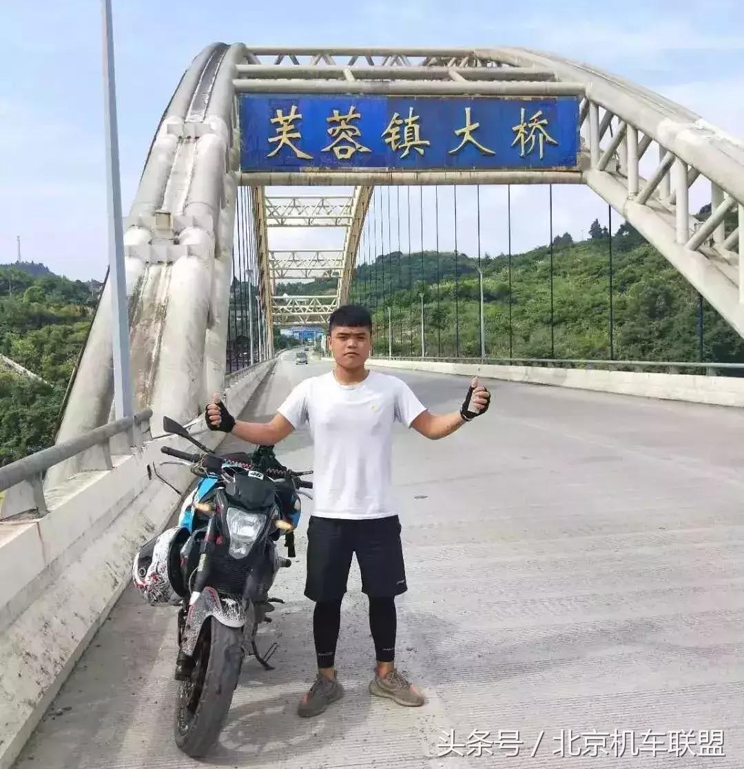 摩友旅途美景,摩友们感受骑行的独特魅力