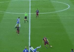 内马尔经典进球挑球过人展现天赋,内马尔的绝招