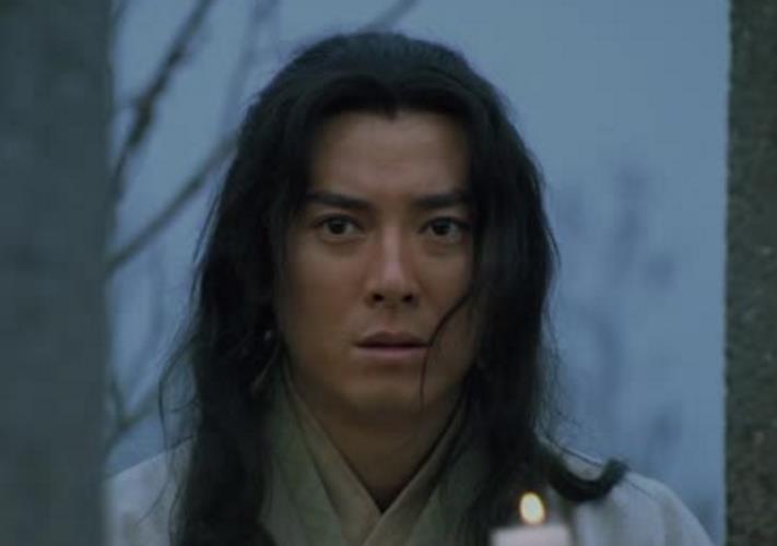 梁山头领宋江为何一心要接受招安,梁山有一个好汉最先看清宋江人品