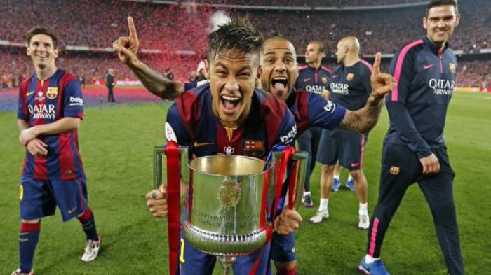 桑托斯的内马尔是那么的耀眼,内马尔桑托斯庆祝