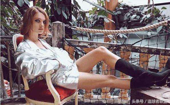 大力神杯和超模都来了！没错，这超模依旧比奖杯好看