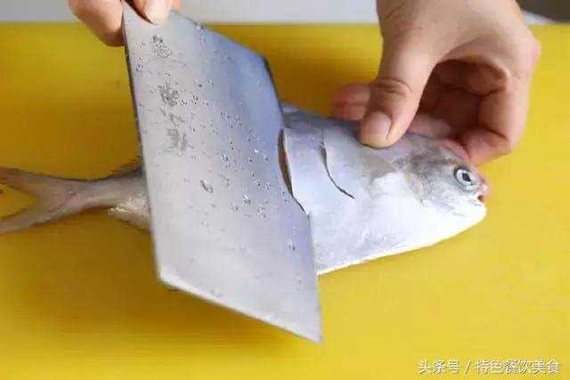 简单易学清蒸鲳鱼的家常做法,蒜香清蒸金昌鲳鱼