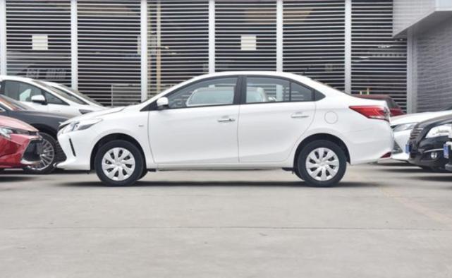 丰田威驰油耗在10个正常吗,丰田威驰手动油耗