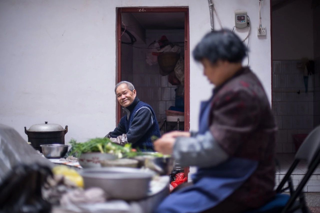 一个失业大叔，用1500元拍下自己幸福的父母，豆瓣9.2分！