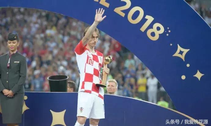 克罗地亚人脱下衣服震惊朋友圈：没有奇迹，只有普通人的含泪奔跑