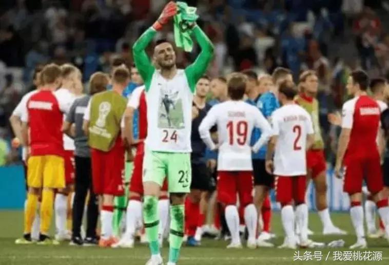 克罗地亚人脱下衣服震惊朋友圈：没有奇迹，只有普通人的含泪奔跑