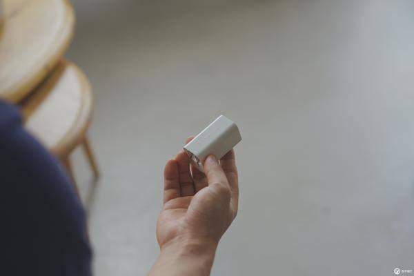 最小体积的100w充电器,最小的65w氮化镓充电器