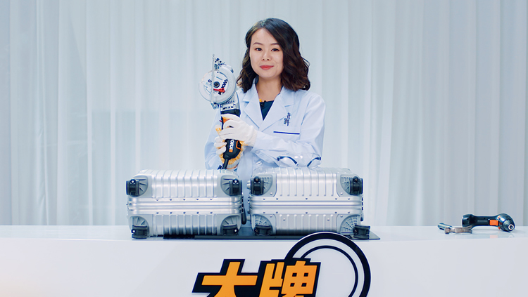 大牌捉妖记｜锯开了一个全新的RIMOWA箱子才知道正品值钱的真相