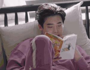 面对镜头不自然怎么克服,拍照怎么让自己更有镜头感