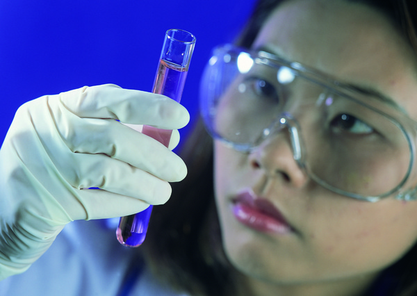 山泉水能治病?是最好的水?看完文章,再考虑要不要继续饮用