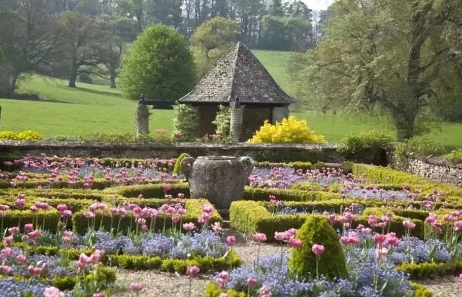 足球巨星豪宅前后对比,足球明星豪宅装修风格