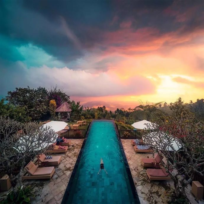 巴厘岛买什么口红便宜,巴厘岛旅游攻略住宿价格