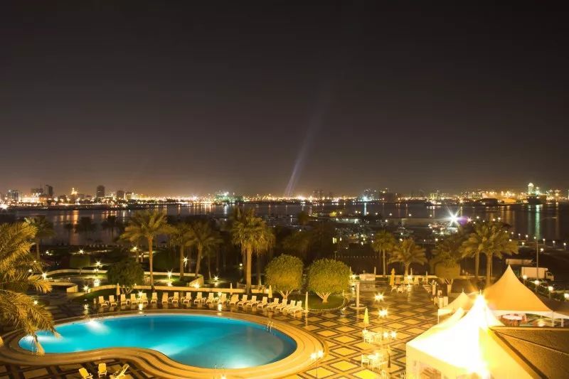 亚洲竟还有个比欧美富裕的小国，下届世界杯举办地直航免签还美哭