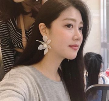 好看的皮囊千篇一律，有趣的耳环万里挑一！耳环选的好你脸最小！