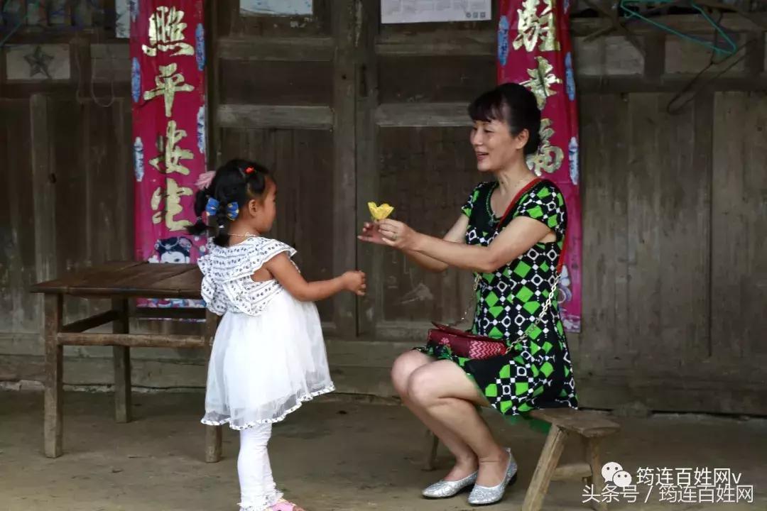 爱心救助没有妈妈的孩子,爱心人士帮助妇女