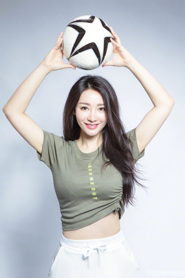 最美足球女神图片,德国最美足球女神写真娜乌西卡