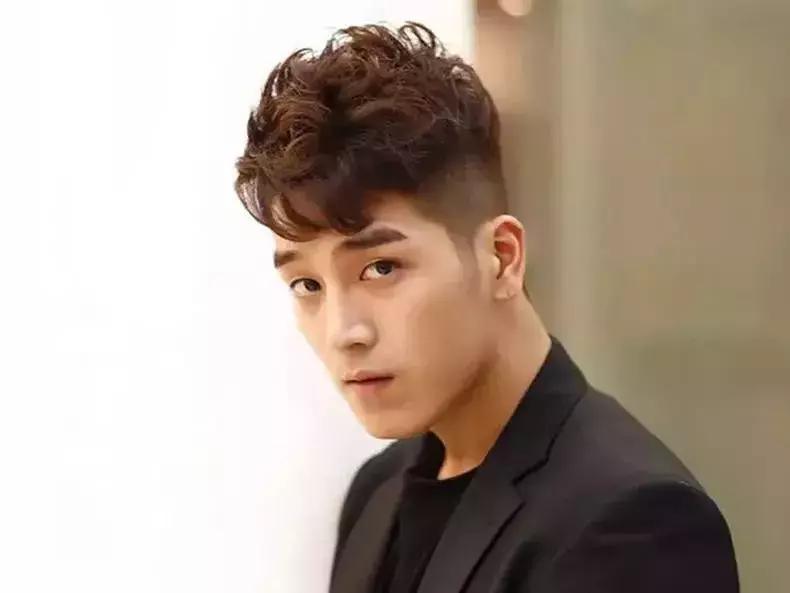 学会吹卷发,怎么把头发吹成烫了的发型