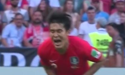 世界杯爆笑瞬间！火星回来的拉莫斯，再也不想和某人看球的外星人