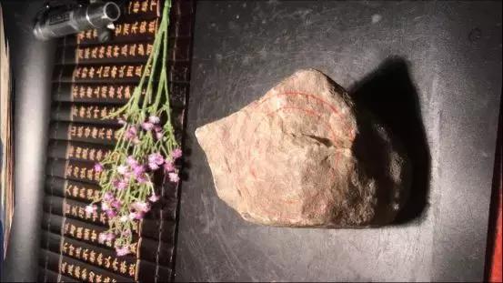 水翻砂紫罗兰翡翠原石,会卡翡翠原石脱沙料