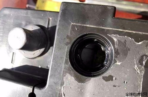 电动车一招解决充不进电,电动车充电充不进去一招解决