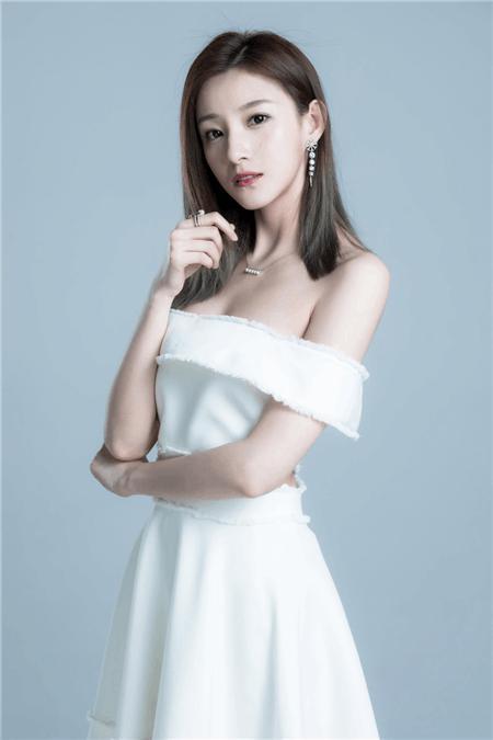 世界杯主播马凡舒照片,马凡舒足球女主播