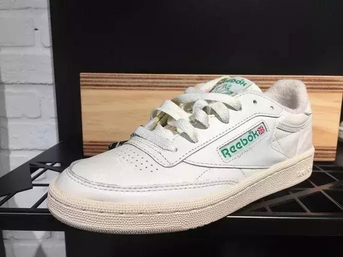 春夏复古男士小白鞋,2021秋季流行小白鞋品牌