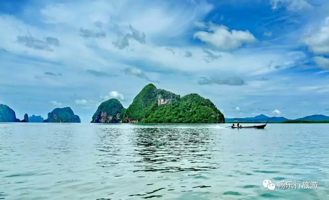 它是泰国最大的岛也是泰国最小的府，同时还有珍宝、金银岛的美称