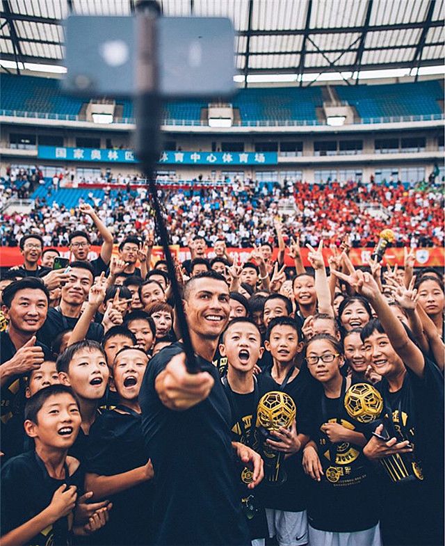 高晓松没错！C罗团队迟到早走爆粗口实属耍大牌，最没道德是翻译