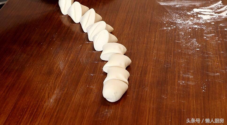 家庭版荷叶饼肉夹馍怎么做,早餐荷叶饼肉夹馍家常做法