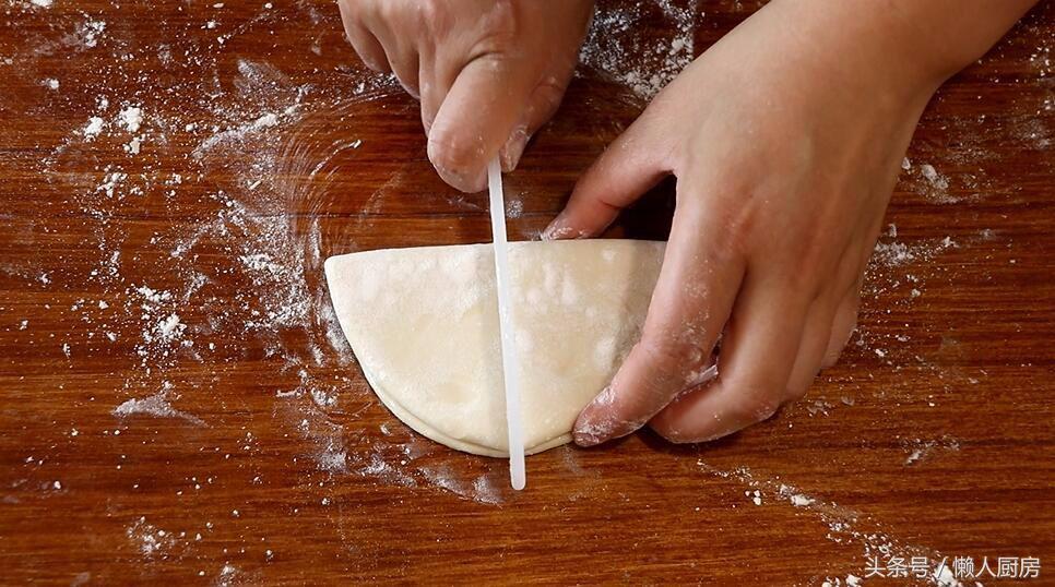 家庭版荷叶饼肉夹馍怎么做,早餐荷叶饼肉夹馍家常做法