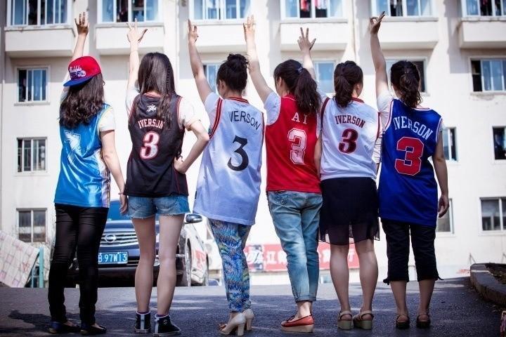 艾弗森6号球衣致敬詹姆斯,艾弗森迈阿密球衣