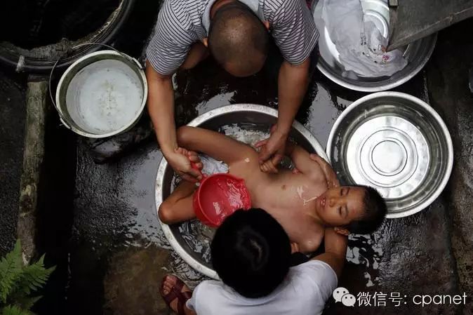 一（yi）瞄（miao）