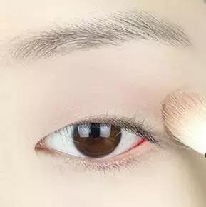 单眼皮适合的画眼线方法,单眼皮不同眼型怎么画眼线