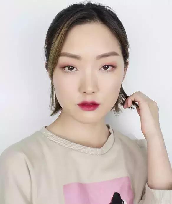 单眼皮适合的画眼线方法,单眼皮不同眼型怎么画眼线