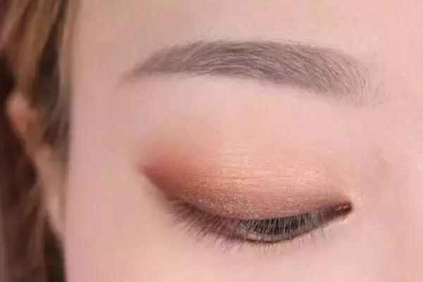 单眼皮适合的画眼线方法,单眼皮不同眼型怎么画眼线