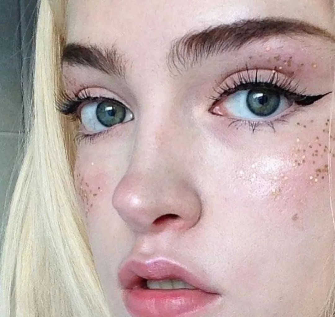 杨幂代言睫毛膏,杨幂巧迪尚惠睫毛膏