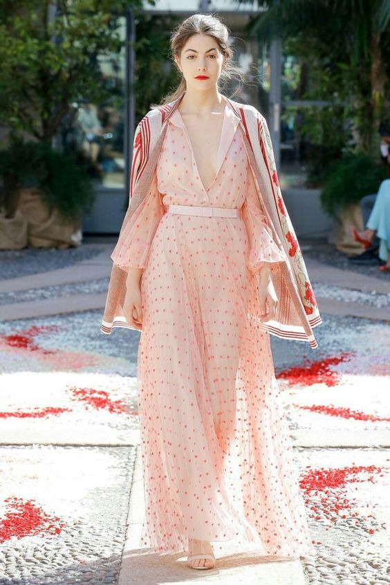 贫胸是什么原因导致的,贫胸与平胸的区别