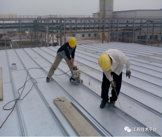 钢结构屋面和顶面施工办法,钢结构屋面安装质量控制要点