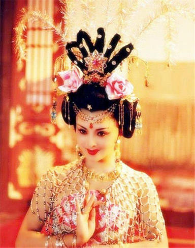 90年代女歌手林芳兵,林芳兵周洁哪个更美