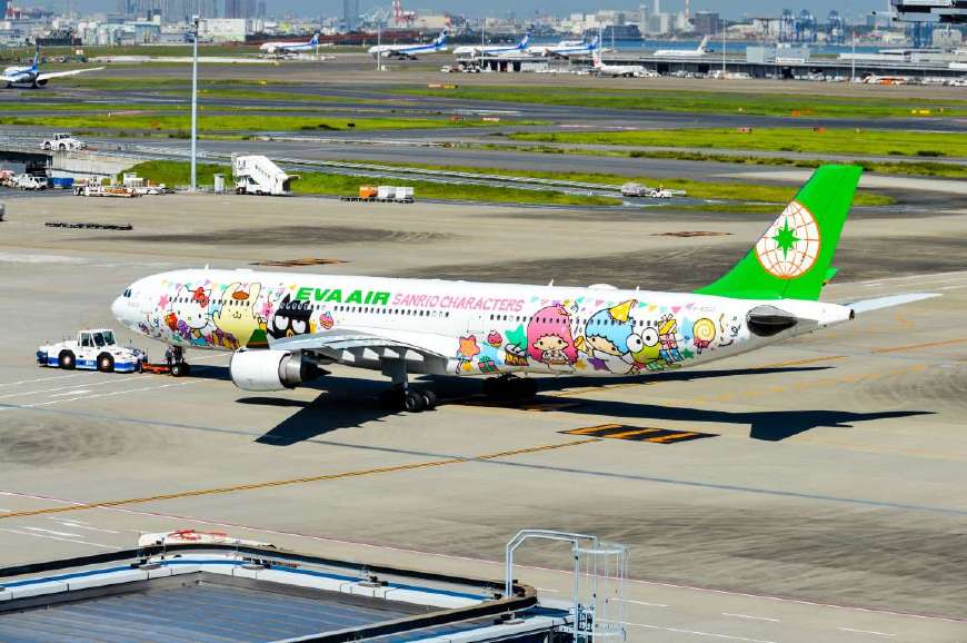 拼颜值：从卡通到球队标志，盘点世界各地酷炫而多彩的飞机机身