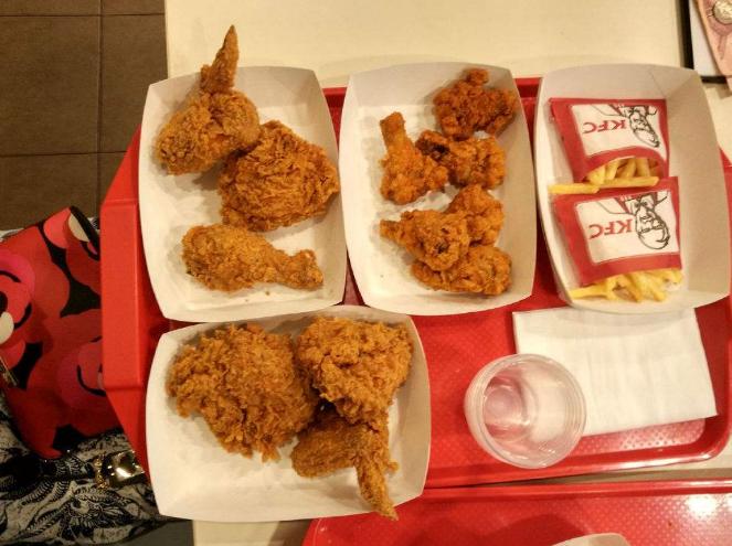 100元在俄罗斯吃肯德基,俄罗斯吃肯德基一顿多少钱